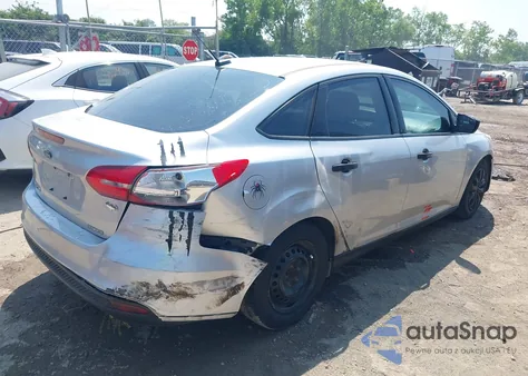 2016 Ford Focus S из США, поврежденный, VIN 1FADP3E20GL403256